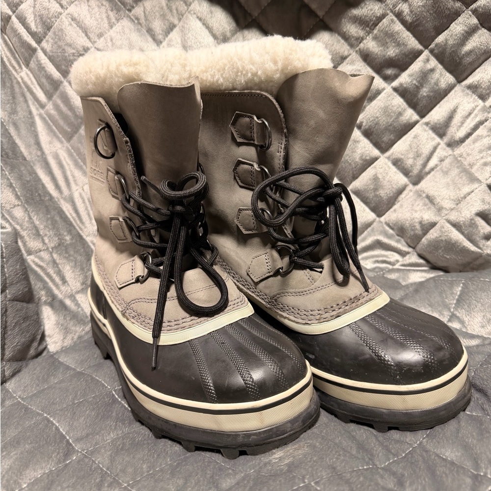 Sorel Caribou Gray and Black Winter Boots